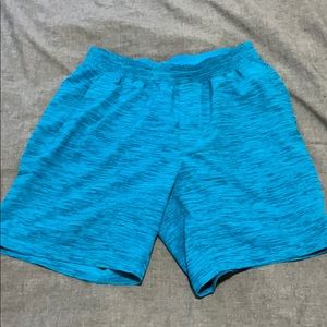 Men medium lululemon channel cross swim shorts 7in